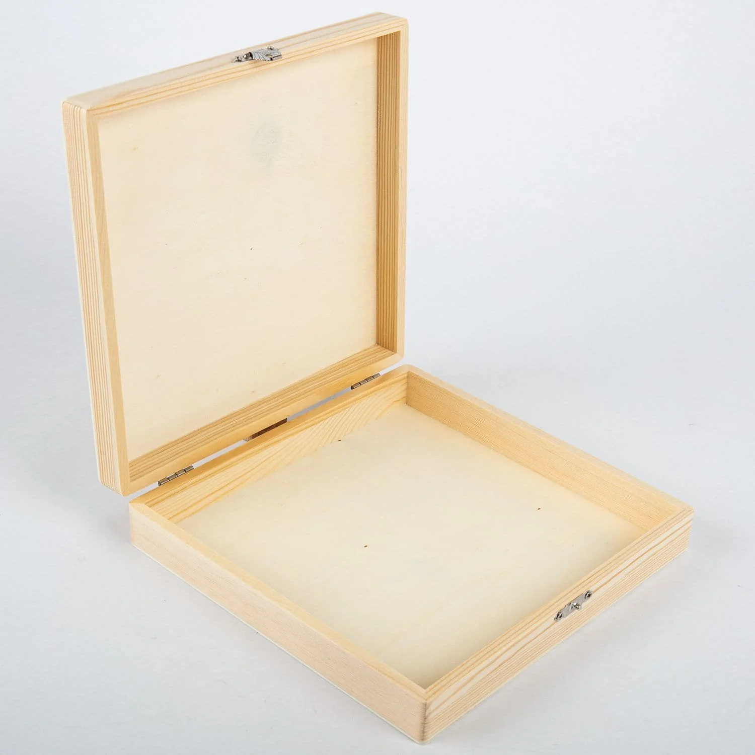 Urban Crafter Pine and Plywood Box with Latch 21x20x4.5cm - Image 2