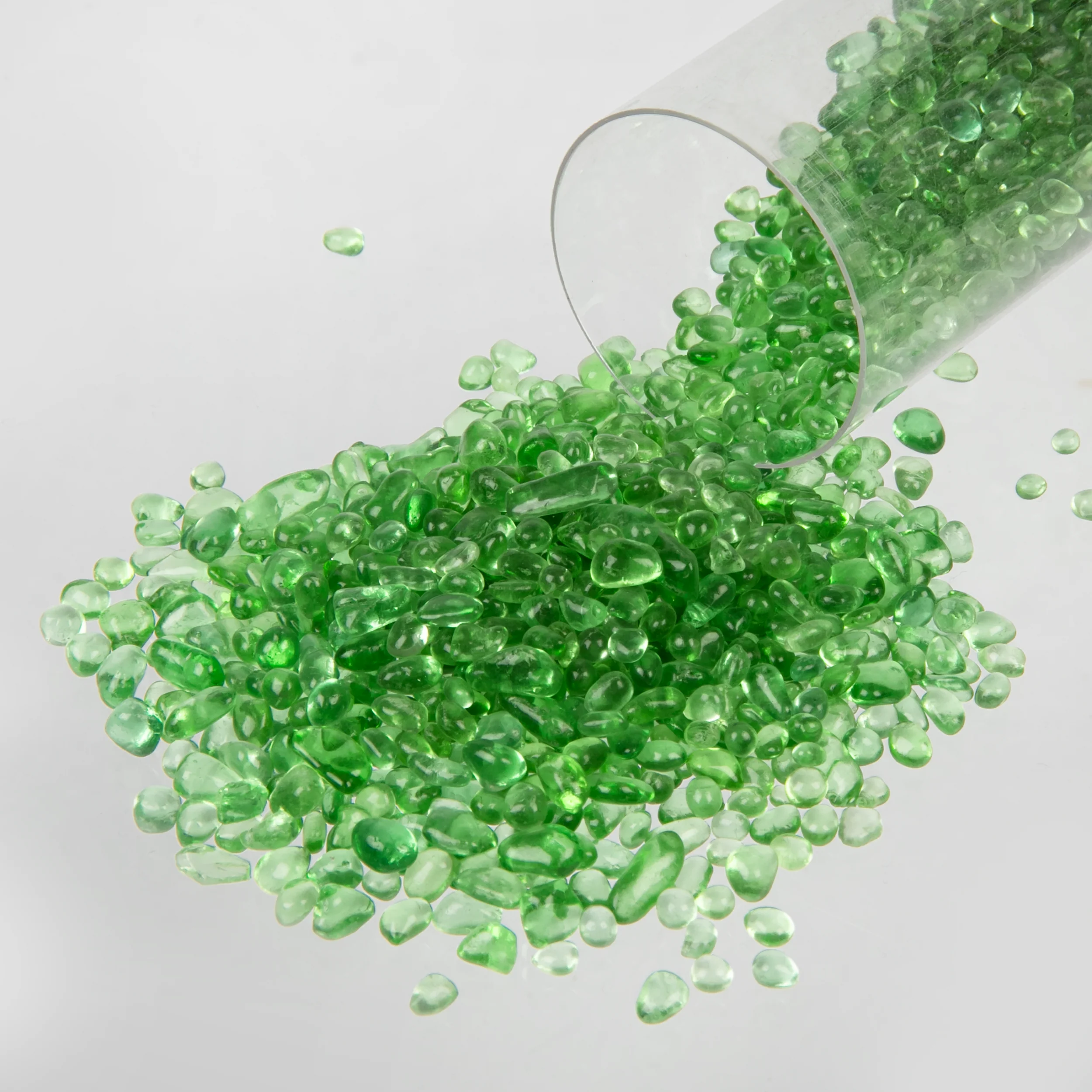 Urban Crafter Quartz Crush Green glass 3-5mm 150g - Image 8