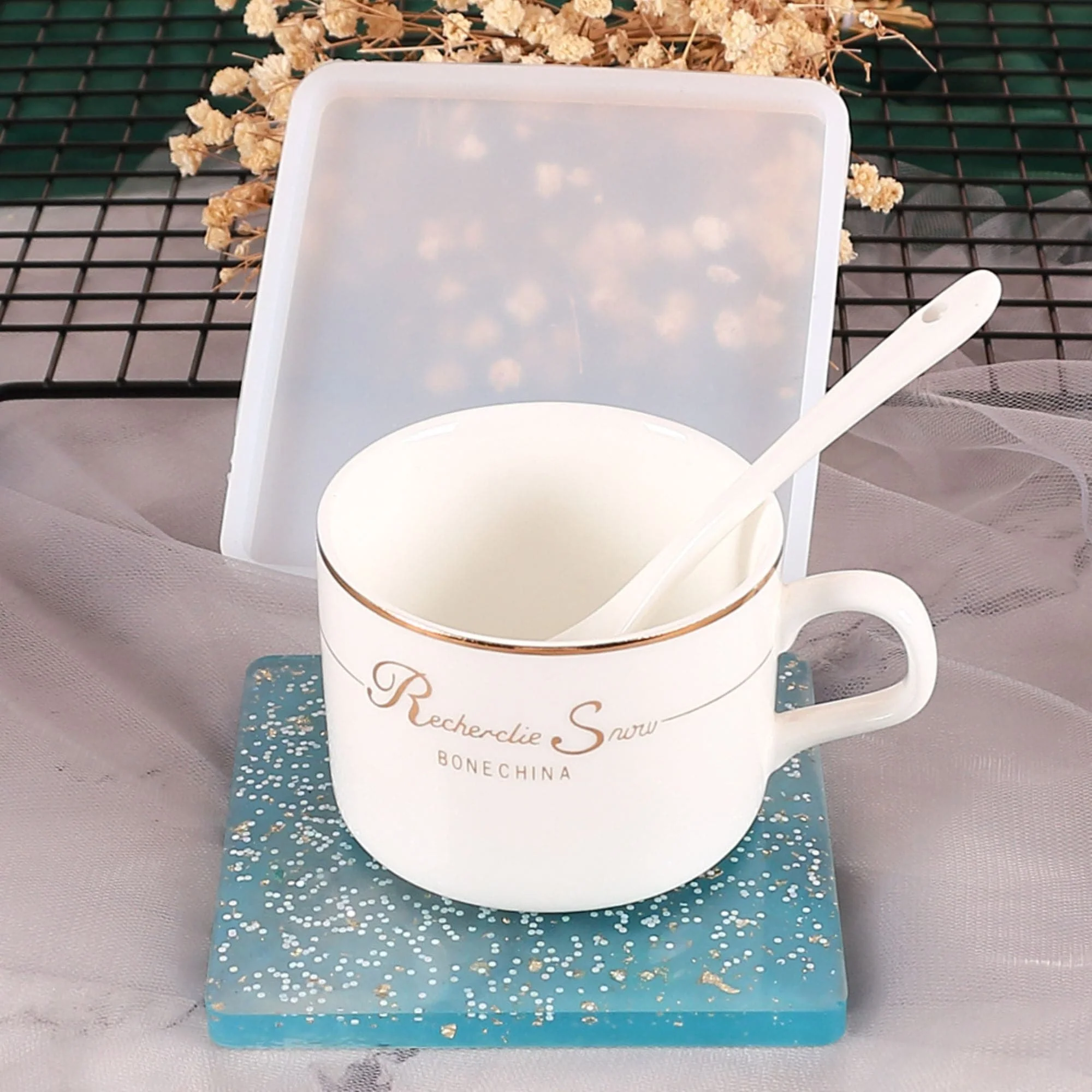 Urban Crafter Silicone Square Mould coaster 13x13x1cm - Image 3